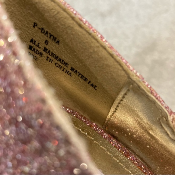 🎀 Glitter T-Strap Heels - Picture 3 of 4